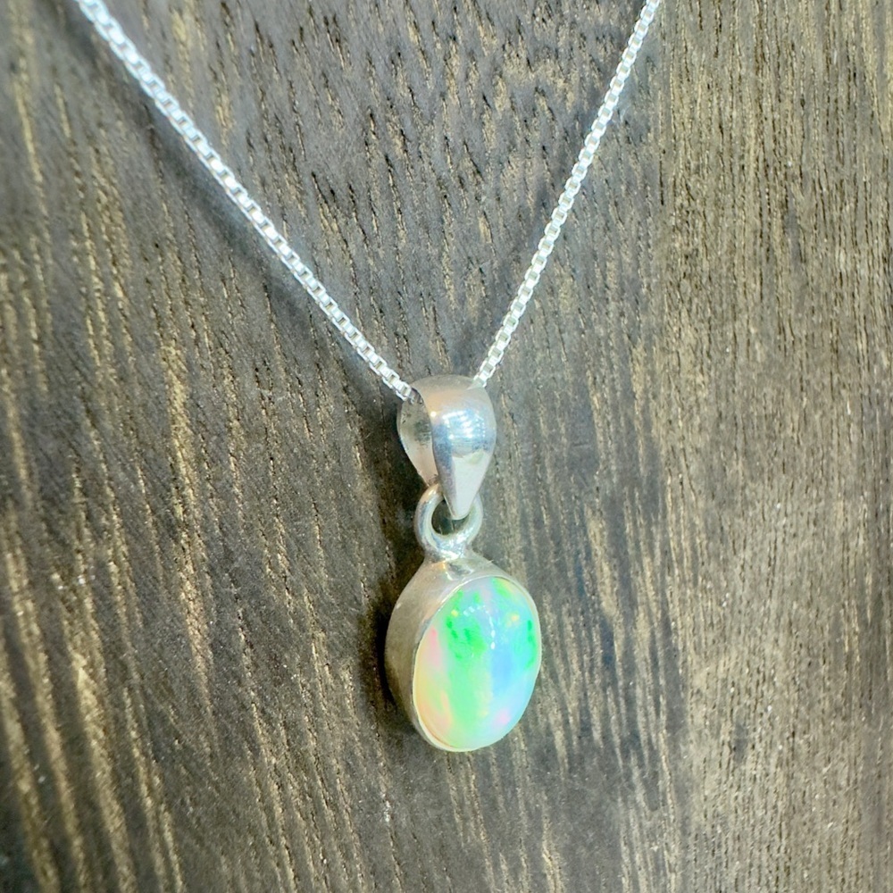 Natural White Welo Fire Opal Sterling Silver Pendant Necklace (18”)